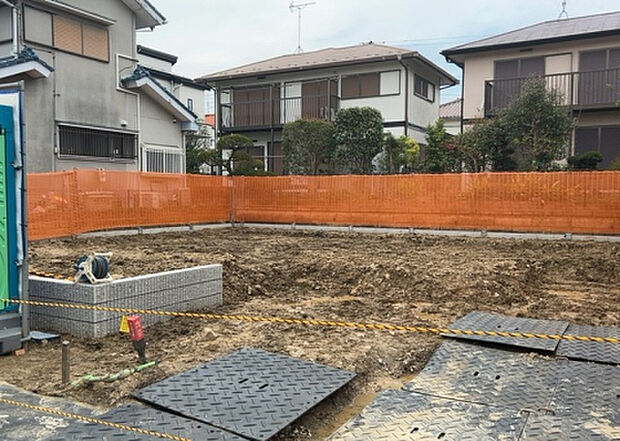 現地をご見学に行く際は、道路の幅や周辺の交通量、施設などをご確認頂くことをおすすめします!ある程度イメージをつけたいという場合は、同売主の施工事例や完成パースもお見せします。