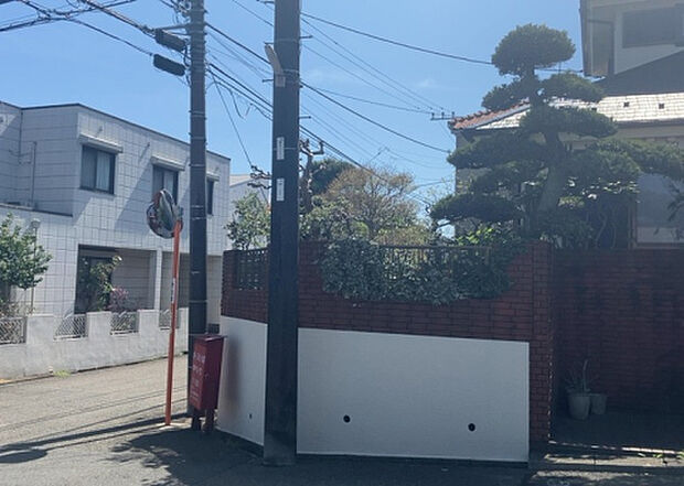 桜や紅葉の名所に出かける人は多いと思いますが、家にいながら季節の移ろいを感じる生活を送りませんか?リビングや窓から見える景色が生活を彩るワンポイントに!現地から見える景色を堪能してみては如何でしょう。