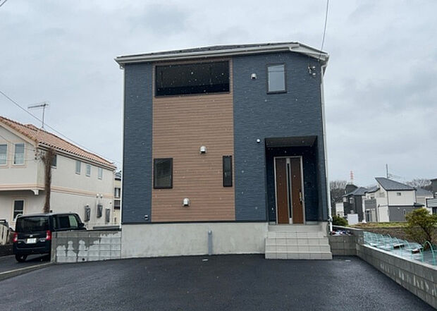 ついに完成致しました!現地をご見学に行く際は、道路の幅や周辺の交通量、施設などをご確認頂くことをおすすめします!物件の流れが早いため、内見をしたい方はお早めに当社営業までお問い合わせ頂きご予約下さい!