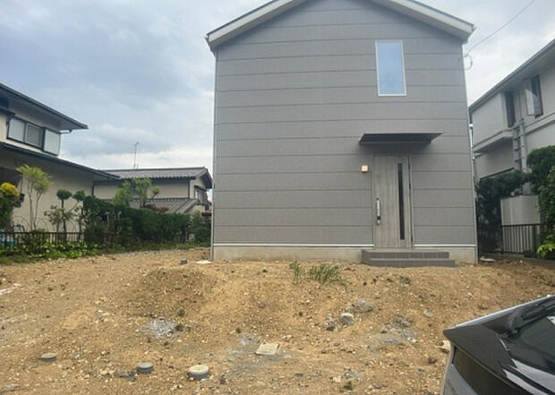 ついに完成致しました!現地をご見学に行く際は、道路の幅や周辺の交通量、施設などをご確認頂くことをおすすめします!物件の流れが早いため、内見をしたい方はお早めに当社営業までお問い合わせ頂きご予約下さい!