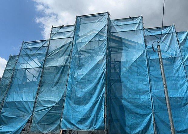 現地をご見学に行く際は、道路の幅や周辺の交通量、施設などをご確認頂くことをおすすめします!ある程度イメージをつけたいという場合は、同売主の施工事例や完成パースもお見せします。