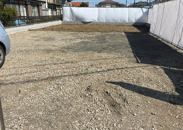 木造住宅とは土台、壁、柱など建築物の強度を支える構造体の材に木が使用されている構造を指します。構造体は建物の自重を支えるだけではなく風圧や水圧、積裁荷重などあらゆる衝撃に耐えるための基礎です。