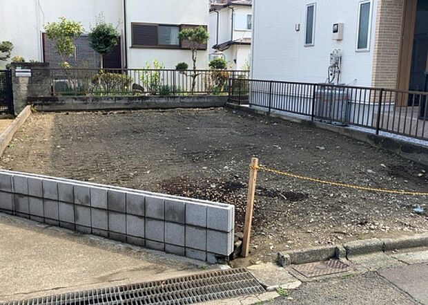 木造住宅とは土台、壁、柱など建築物の強度を支える構造体の材に木が使用されている構造を指します。構造体は建物の自重を支えるだけではなく風圧や水圧、積裁荷重などあらゆる衝撃に耐えるための基礎です。