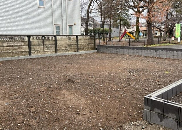 現地をご見学に行く際は、道路の幅や周辺の交通量、施設などをご確認頂くことをおすすめします!ある程度イメージをつけたいという場合は、同売主の施工事例や完成パースもお見せします。