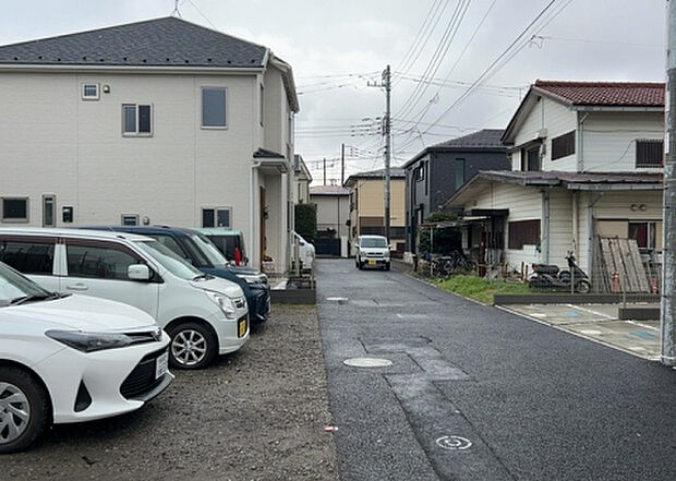 桜や紅葉の名所に出かける人は多いと思いますが、家にいながら季節の移ろいを感じる生活を送りませんか?リビングや窓から見える景色が生活を彩るワンポイントに!現地から見える景色を堪能してみては如何でしょう。