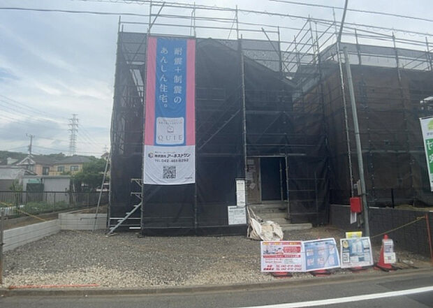 現地をご見学に行く際は、道路の幅や周辺の交通量、施設などをご確認頂くことをおすすめします!ある程度イメージをつけたいという場合は、同売主の施工事例や完成パースもお見せします。
