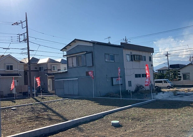 桜や紅葉の名所に出かける人は多いと思いますが、家にいながら季節の移ろいを感じる生活を送りませんか?リビングや窓から見える景色が生活を彩るワンポイントに!現地から見える景色を堪能してみては如何でしょう。