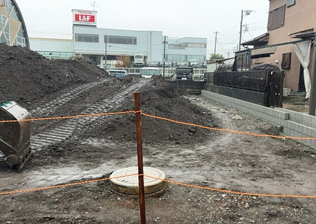 現地をご見学に行く際は、道路の幅や周辺の交通量、施設などをご確認頂くことをおすすめします!ある程度イメージをつけたいという場合は、同売主の施工事例や完成パースもお見せします。