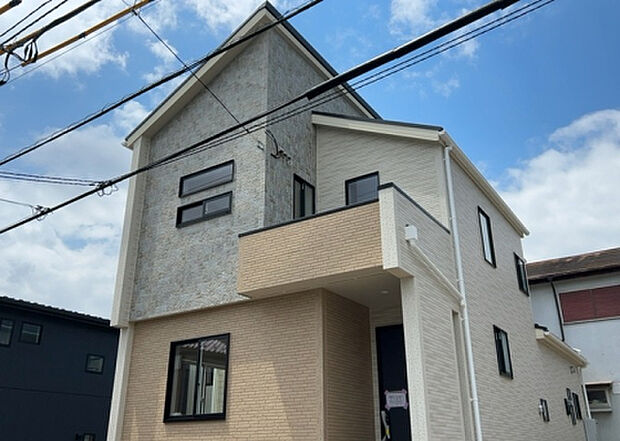 現地をご見学に行く際は、道路の幅や周辺の交通量、施設などをご確認頂くことをおすすめします!ある程度イメージをつけたいという場合は、同売主の施工事例や完成パースもお見せします。