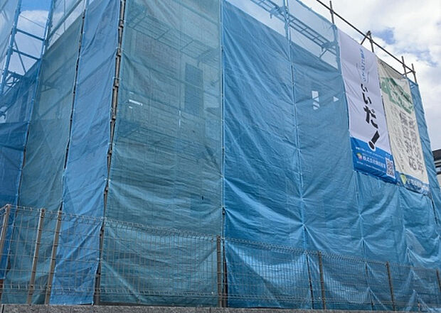 現地をご見学に行く際は、道路の幅や周辺の交通量、施設などをご確認頂くことをおすすめします！ある程度イメージをつけたいという場合は、同売主の施工事例や完成パースもお見せします。
