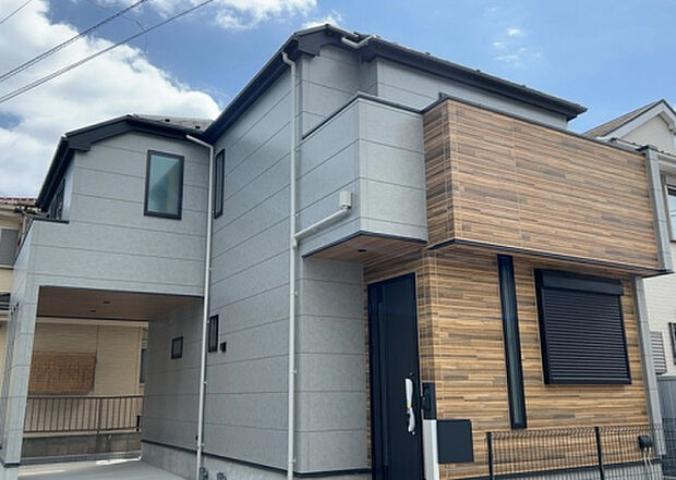 ついに完成致しました！現地をご見学に行く際は、道路の幅や周辺の交通量、施設などをご確認頂くことをおすすめします！物件の流れが早いため、内見をしたい方はお早めに当社営業までお問い合わせ頂きご予約下さい！
