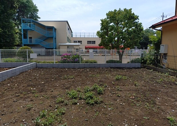木造住宅とは土台、壁、柱など建築物の強度を支える構造体の材に木が使用されている構造を指します。構造体は建物の自重を支えるだけではなく風圧や水圧、積裁荷重などあらゆる衝撃に耐えるための基礎です。