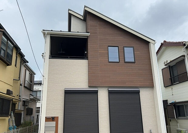 ついに完成致しました!現地をご見学に行く際は、道路の幅や周辺の交通量、施設などをご確認頂くことをおすすめします!物件の流れが早いため、内見をしたい方はお早めに当社営業までお問い合わせ頂きご予約下さい!