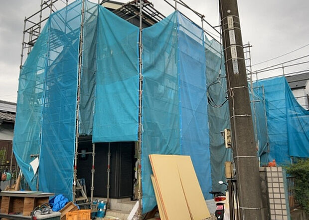 現地をご見学に行く際は、道路の幅や周辺の交通量、施設などをご確認頂くことをおすすめします!ある程度イメージをつけたいという場合は、同売主の施工事例や完成パースもお見せします。