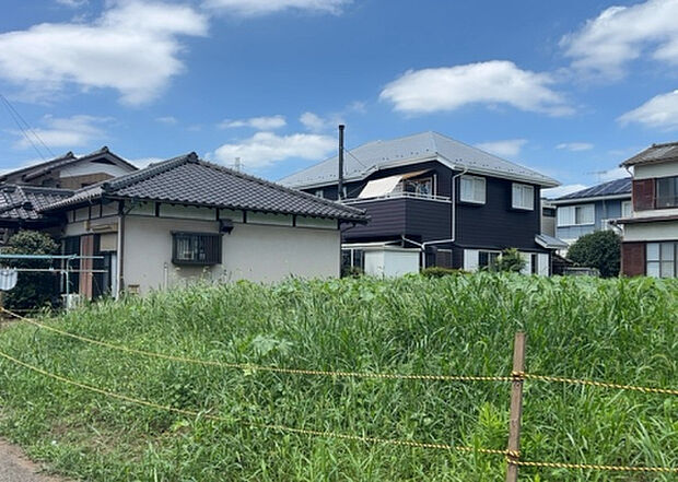 桜や紅葉の名所に出かける人は多いと思いますが、家にいながら季節の移ろいを感じる生活を送りませんか?リビングや窓から見える景色が生活を彩るワンポイントに!現地から見える景色を堪能してみては如何でしょう。