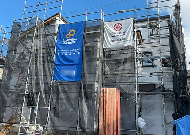 ついに完成致しました！現地をご見学に行く際は、道路の幅や周辺の交通量、施設などをご確認頂くことをおすすめします！物件の流れが早いため、内見をしたい方はお早めに当社営業までお問い合わせ頂きご予約下さい！