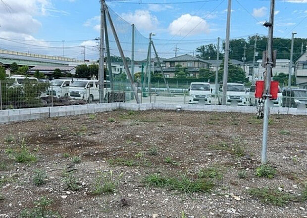 木造住宅とは土台、壁、柱など建築物の強度を支える構造体の材に木が使用されている構造を指します。構造体は建物の自重を支えるだけではなく風圧や水圧、積裁荷重などあらゆる衝撃に耐えるための基礎です。