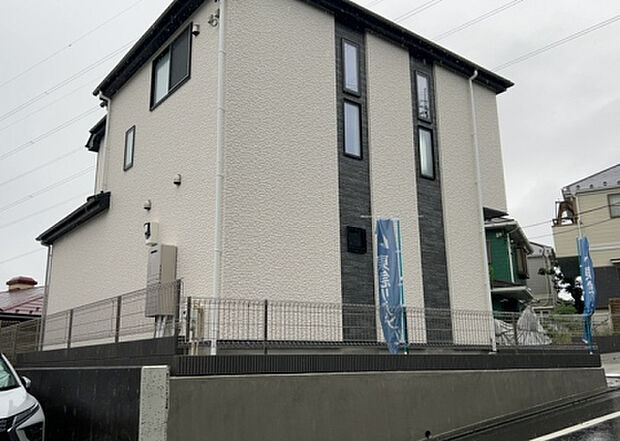 ついに完成致しました!現地をご見学に行く際は、道路の幅や周辺の交通量、施設などをご確認頂くことをおすすめします!物件の流れが早いため、内見をしたい方はお早めに当社営業までお問い合わせ頂きご予約下さい!