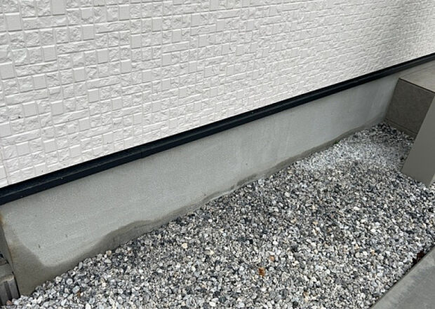 木造住宅とは土台、壁、柱など建築物の強度を支える構造体の材に木が使用されている構造を指します。構造体は建物の自重を支えるだけではなく風圧や水圧、積裁荷重などあらゆる衝撃に耐えるための基礎です。