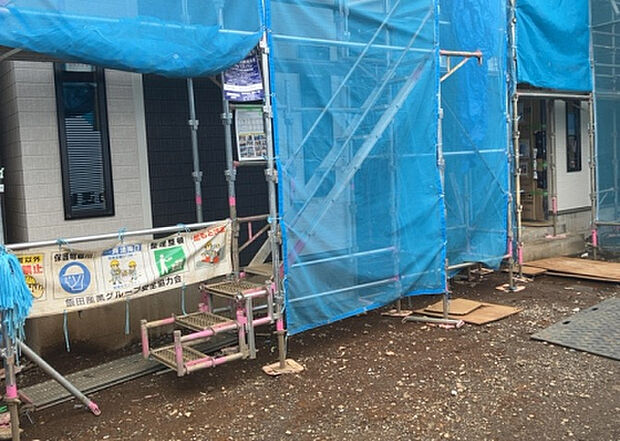 現地をご見学に行く際は、道路の幅や周辺の交通量、施設などをご確認頂くことをおすすめします!ある程度イメージをつけたいという場合は、同売主の施工事例や完成パースもお見せします。