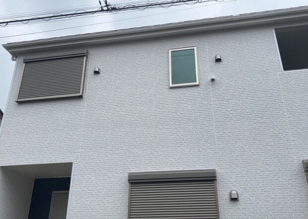 ついに完成致しました!現地をご見学に行く際は、道路の幅や周辺の交通量、施設などをご確認頂くことをおすすめします!物件の流れが早いため、内見をしたい方はお早めに当社営業までお問い合わせ頂きご予約下さい!