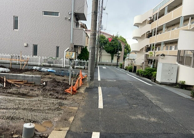 ついに完成致しました!現地をご見学に行く際は、道路の幅や周辺の交通量、施設などをご確認頂くことをおすすめします!物件の流れが早いため、内見をしたい方はお早めに当社営業までお問い合わせ頂きご予約下さい!