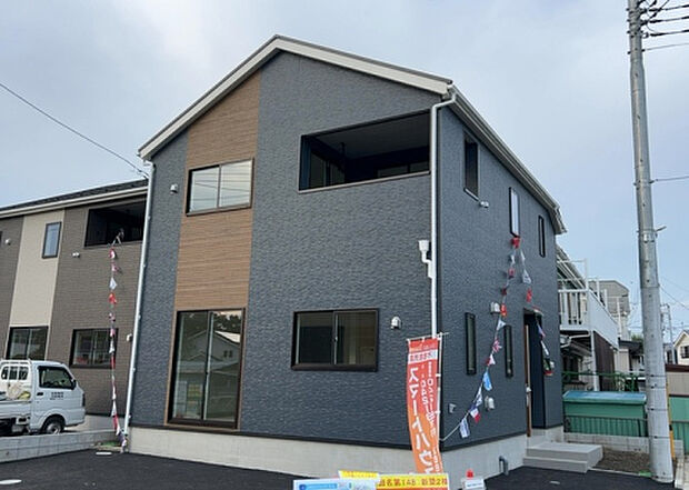 ついに完成致しました！現地をご見学に行く際は、道路の幅や周辺の交通量、施設などをご確認頂くことをおすすめします！物件の流れが早いため、内見をしたい方はお早めに当社営業までお問い合わせ頂きご予約下さい！