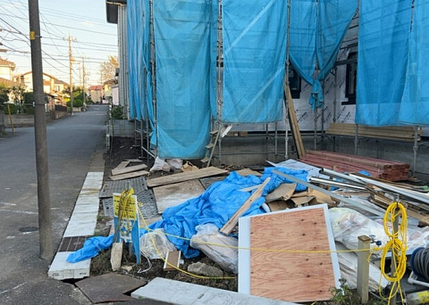 家族でのBBQを行うのであれば3坪程度の広さがあればよいでしょう。ガーデニングや家庭菜園を楽しむ際は、手入れが行き届く範囲にすると安心です。また、庭のある方角や接道が気になる方は事前に確認しましょう。