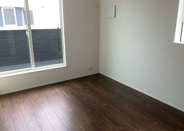 【子供部屋】子供が何人でも年齢によっては、受験時にしっかり壁のある個室があった方が良い場合もあります。難しい問題ですが、兄弟の人数や、性別や年齢差によって状況が異なりますので、数年後のこともしっかり考えましょう。