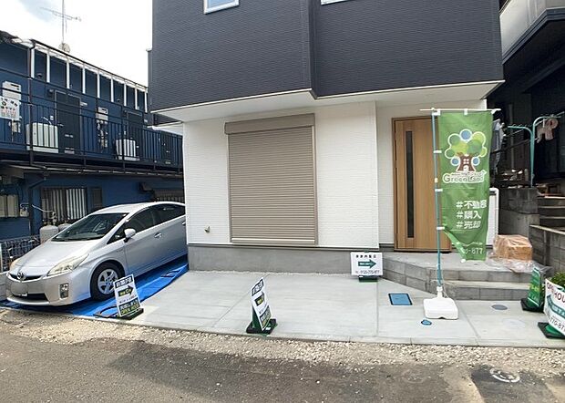 【外水栓】外水栓は、庭の水やりや洗車など、様々な用途に使える便利な設備です。ホースがしっかりと接続できるもの、水圧が安定しているものなど、使い勝手の良いものを選びましょう。また、凍結防止機能が付いているものなら、冬場でも安心して使用できます。