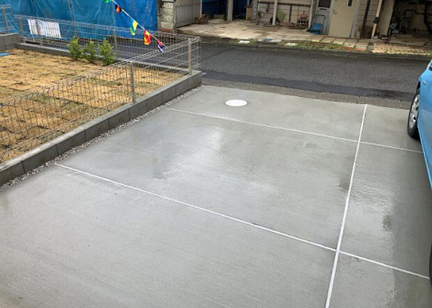 【駐車場】駐車場と明記されていても、最小スペースでつくられた駐車場だと大型車は駐車できなかったり、出入りしにくくなったりする可能性があります。お車のサイズと購入したい物件の駐車場のサイズを現地で確認しましょう。