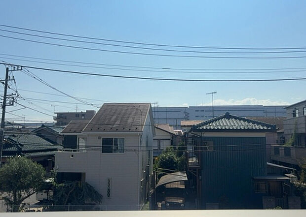 【物件からの展望】眺望を気にして物件を探す場合、前面に建物が建っていないか現地で確認しましょう！前面に建物があると景色はもちろん、日当たりや風通しにも影響が出てきます。住んだ時のことを想像しながら現地見学をしましょう。