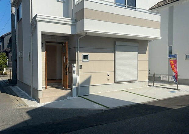 【庭】庭があることでガーデニングや家庭菜園はもちろん、こどもの遊び場やペットを放して遊ぶことができます。また、家の周囲に余裕があるということです。隣地との間があれば、十分な日当たりと、風通しが確保できます。