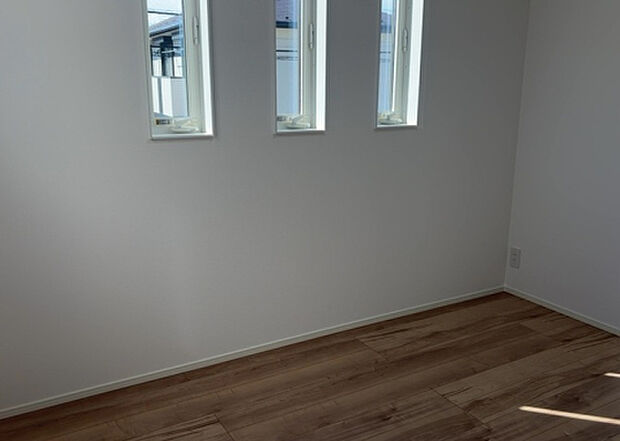 【子供部屋】子供が何人でも年齢によっては、受験時にしっかり壁のある個室があった方が良い場合もあります。難しい問題ですが、兄弟の人数や、性別や年齢差によって状況が異なりますので、数年後のこともしっかり考えましょう。