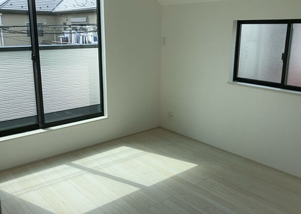 【子供部屋】子供が何人でも年齢によっては、受験時にしっかり壁のある個室があった方が良い場合もあります。難しい問題ですが、兄弟の人数や、性別や年齢差によって状況が異なりますので、数年後のこともしっかり考えましょう。