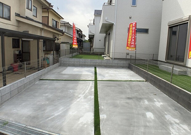 【駐車場】駐車場と明記されていても、最小スペースでつくられた駐車場だと大型車は駐車できなかったり、出入りしにくくなったりする可能性があります。お車のサイズと購入したい物件の駐車場のサイズを現地で確認しましょう。