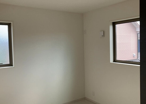 【子供部屋】子供が何人でも年齢によっては、受験時にしっかり壁のある個室があった方が良い場合もあります。難しい問題ですが、兄弟の人数や、性別や年齢差によって状況が異なりますので、数年後のこともしっかり考えましょう。