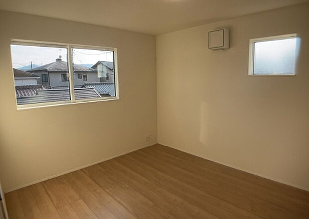 【子供部屋】子供が何人でも年齢によっては、受験時にしっかり壁のある個室があった方が良い場合もあります。難しい問題ですが、兄弟の人数や、性別や年齢差によって状況が異なりますので、数年後のこともしっかり考えましょう。