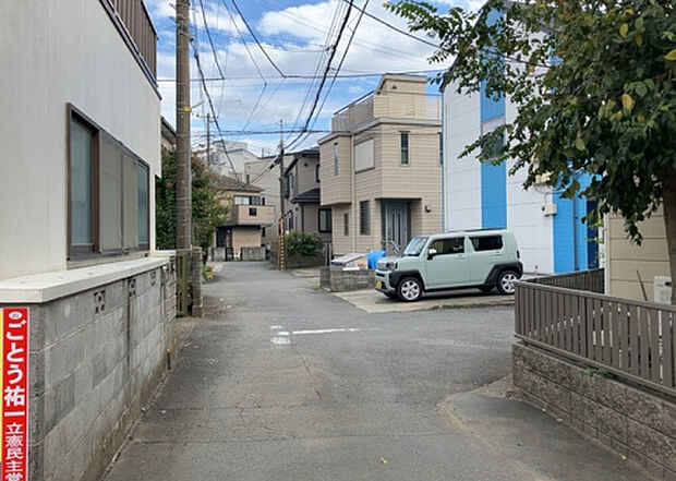 【物件からの展望_2】眺望を気にして物件を探す場合、前面に建物が建っていないか現地で確認しましょう！前面に建物があると景色はもちろん、日当たりや風通しにも影響が出てきます。住んだ時のことを想像しながら現地見学をしましょう。