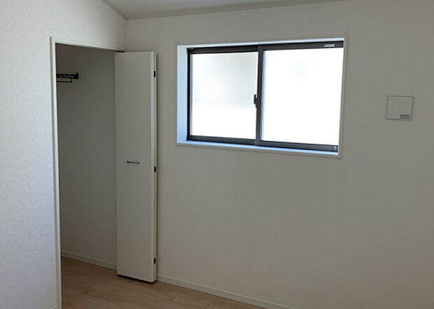 【子供部屋】子供が何人でも年齢によっては、受験時にしっかり壁のある個室があった方が良い場合もあります。難しい問題ですが、兄弟の人数や、性別や年齢差によって状況が異なりますので、数年後のこともしっかり考えましょう。