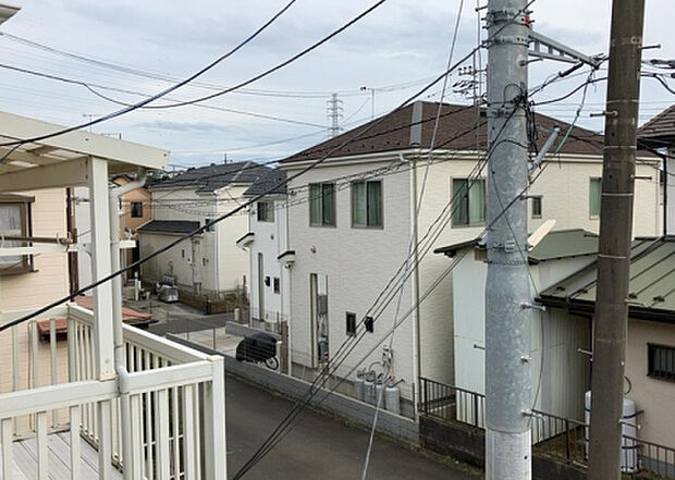 【物件からの展望】眺望を気にして物件を探す場合、前面に建物が建っていないか現地で確認しましょう！前面に建物があると景色はもちろん、日当たりや風通しにも影響が出てきます。住んだ時のことを想像しながら現地見学をしましょう。