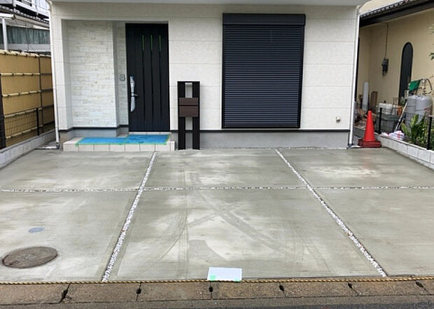 【駐車場】駐車場と明記されていても、最小スペースでつくられた駐車場だと大型車は駐車できなかったり、出入りしにくくなったりする可能性があります。お車のサイズと購入したい物件の駐車場のサイズを現地で確認しましょう。