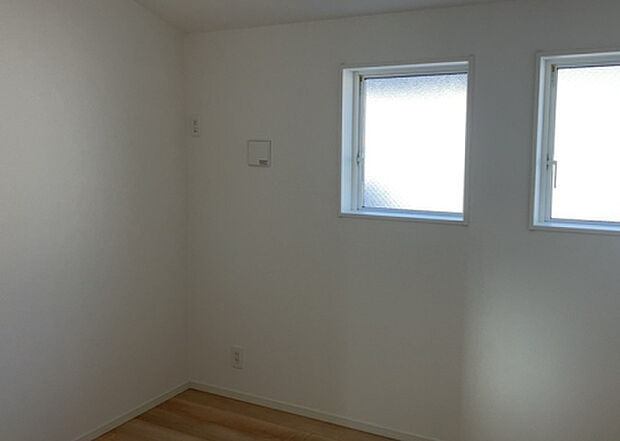 【子供部屋】子供が何人でも年齢によっては、受験時にしっかり壁のある個室があった方が良い場合もあります。難しい問題ですが、兄弟の人数や、性別や年齢差によって状況が異なりますので、数年後のこともしっかり考えましょう。