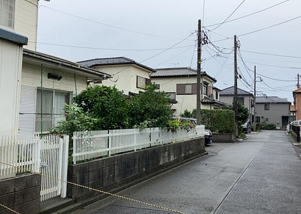 【物件からの展望_2】眺望を気にして物件を探す場合、前面に建物が建っていないか現地で確認しましょう!前面に建物があると景色はもちろん、日当たりや風通しにも影響が出てきます。住んだ時のことを想像しながら現地見学をしましょう。