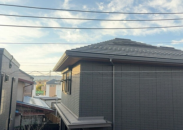 【物件からの展望】眺望を気にして物件を探す場合、前面に建物が建っていないか現地で確認しましょう!前面に建物があると景色はもちろん、日当たりや風通しにも影響が出てきます。住んだ時のことを想像しながら現地見学をしましょう。