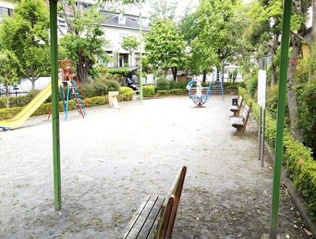 相原仲町子ども広場(約681m)