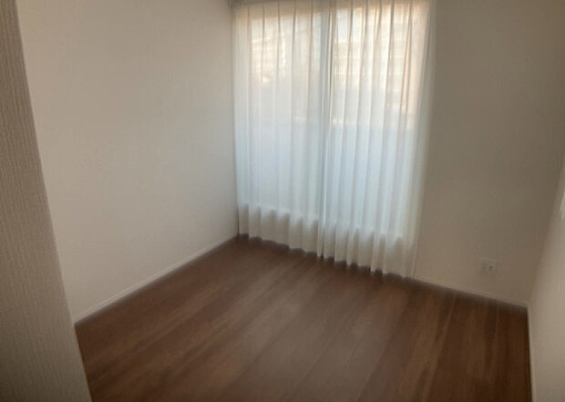 【子供部屋】子供が何人でも年齢によっては、受験時にしっかり壁のある個室があった方が良い場合もあります。難しい問題ですが、兄弟の人数や、性別や年齢差によって状況が異なりますので、数年後のこともしっかり考えましょう。