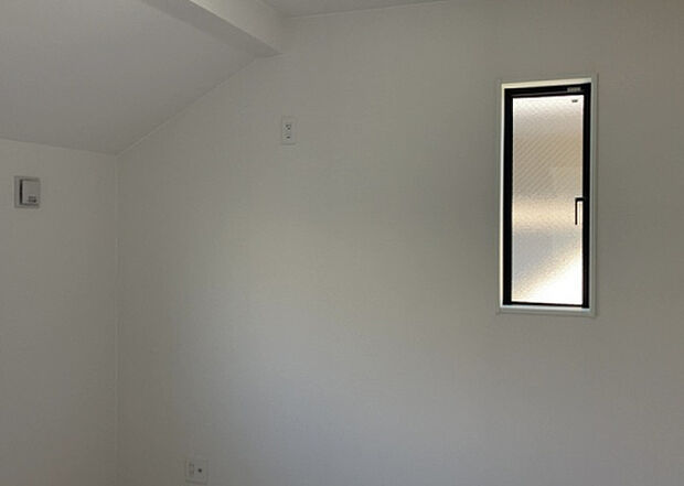 【子供部屋】子供が何人でも年齢によっては、受験時にしっかり壁のある個室があった方が良い場合もあります。難しい問題ですが、兄弟の人数や、性別や年齢差によって状況が異なりますので、数年後のこともしっかり考えましょう。