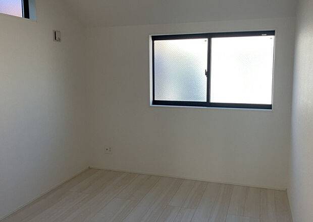 【子供部屋】子供が何人でも年齢によっては、受験時にしっかり壁のある個室があった方が良い場合もあります。難しい問題ですが、兄弟の人数や、性別や年齢差によって状況が異なりますので、数年後のこともしっかり考えましょう。