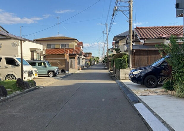 【物件からの展望_2】眺望を気にして物件を探す場合、前面に建物が建っていないか現地で確認しましょう！前面に建物があると景色はもちろん、日当たりや風通しにも影響が出てきます。住んだ時のことを想像しながら現地見学をしましょう。